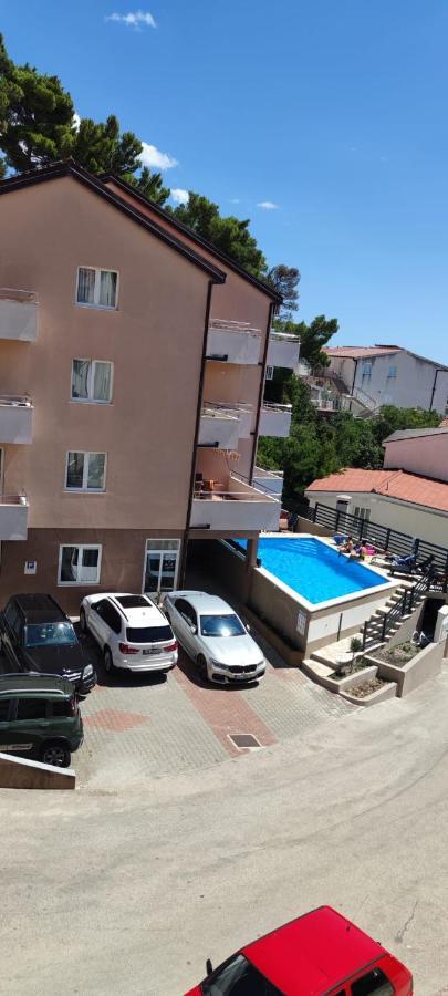 Apartments Vila Adrijana & Fitness Studio Wolf Bv Baška Voda Екстериор снимка