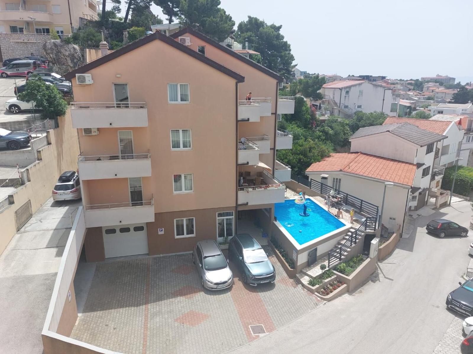 Apartments Vila Adrijana & Fitness Studio Wolf Bv Baška Voda Екстериор снимка