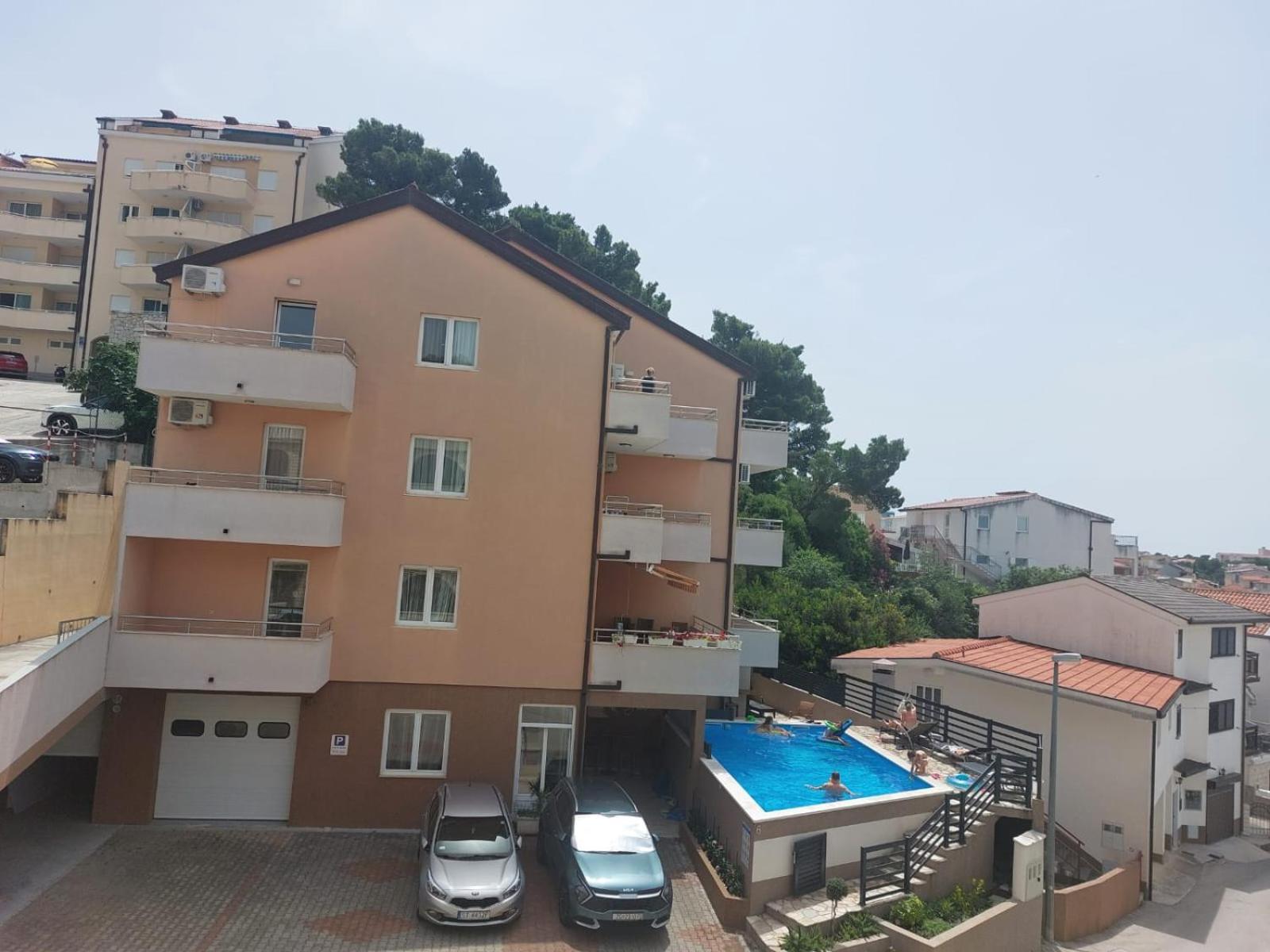 Apartments Vila Adrijana & Fitness Studio Wolf Bv Baška Voda Екстериор снимка