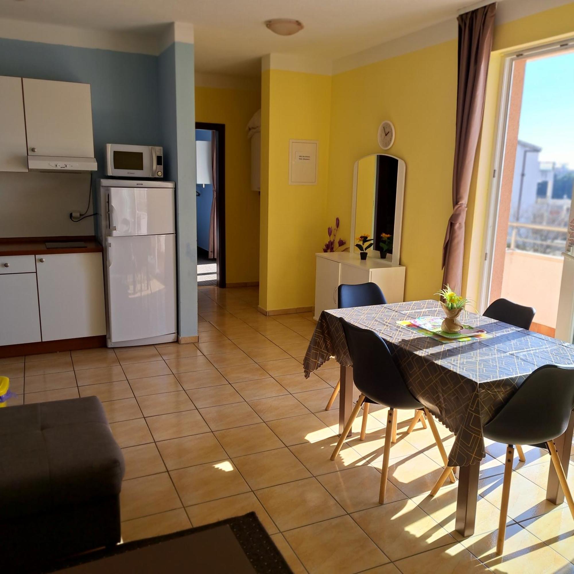 Apartments Vila Adrijana & Fitness Studio Wolf Bv Baška Voda Екстериор снимка